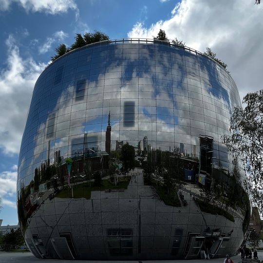 Lager der anderen Art: Im „Depot“ in Rotterdam können mehr als 150.000 Museumswerke besichtigt werden.