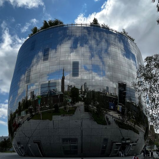 Lager der anderen Art: Im „Depot“ in Rotterdam können mehr als 150.000 Museumswerke besichtigt werden.
