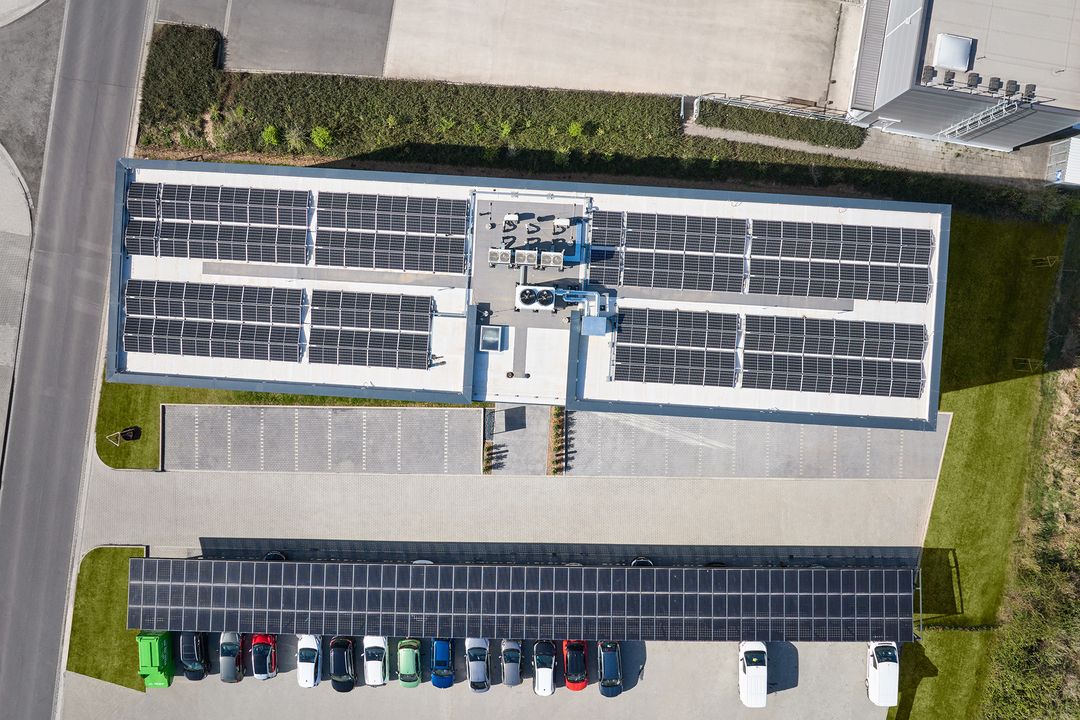 Das neue Gebäude von Solarparc erfüllt die Anforderungen des Gebäudeenergiegesetzes 2023